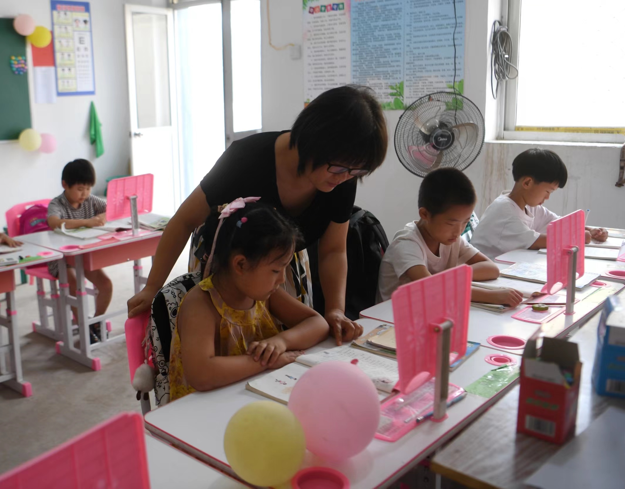 雷火电竞官方网站_衡水市饶阳县良见临时教学点见闻——保证孩子们学习不掉队(图3)