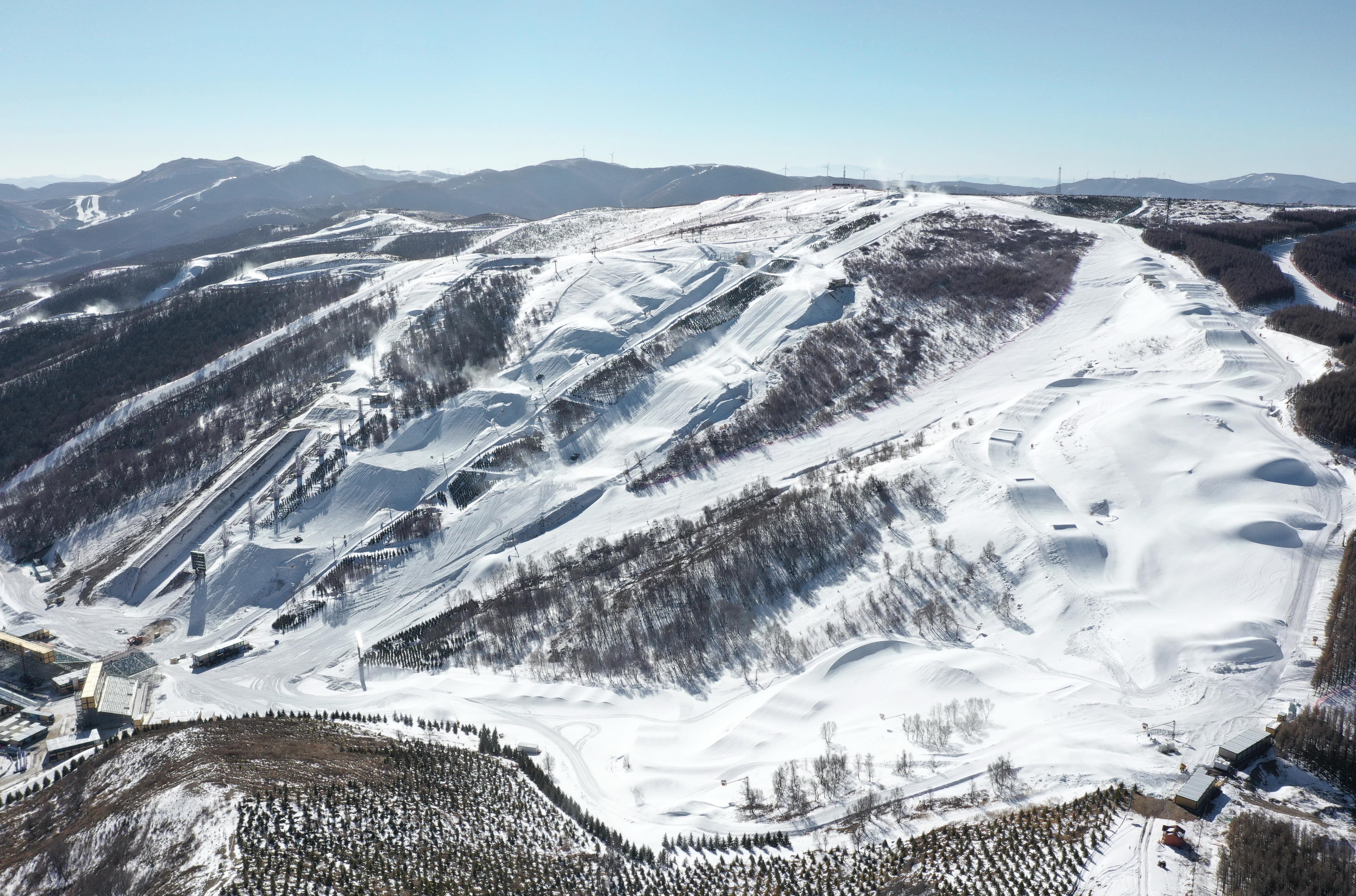 是北京冬奥会7个雪上竞赛场馆中云顶滑雪公园