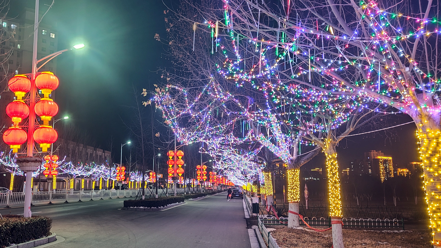 衡水冀州区彩灯装扮靓新年