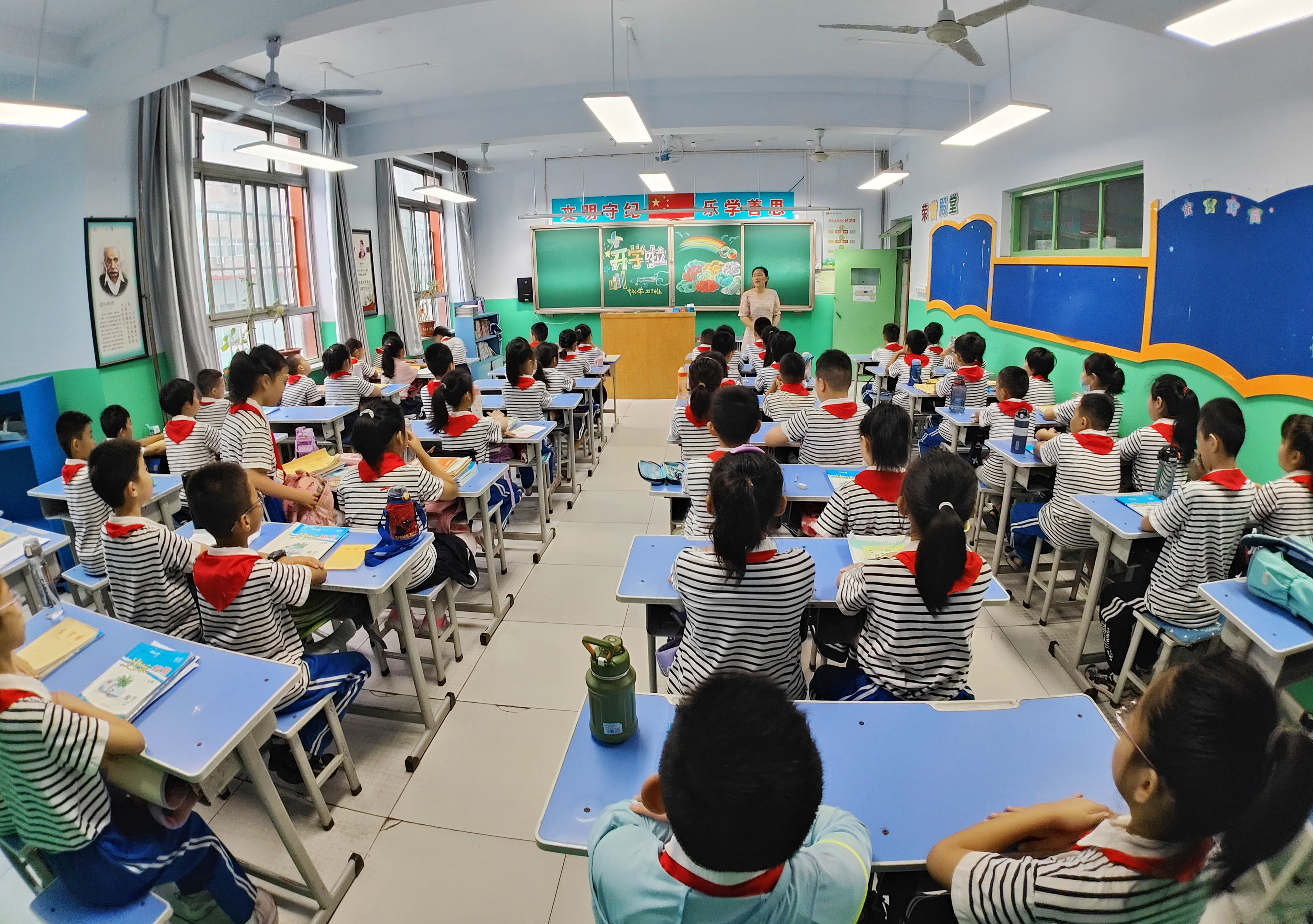 “雷火电竞在线登录官网”湖城慢直播｜你好，新学期！——衡水小学开学第一天实录(图19)