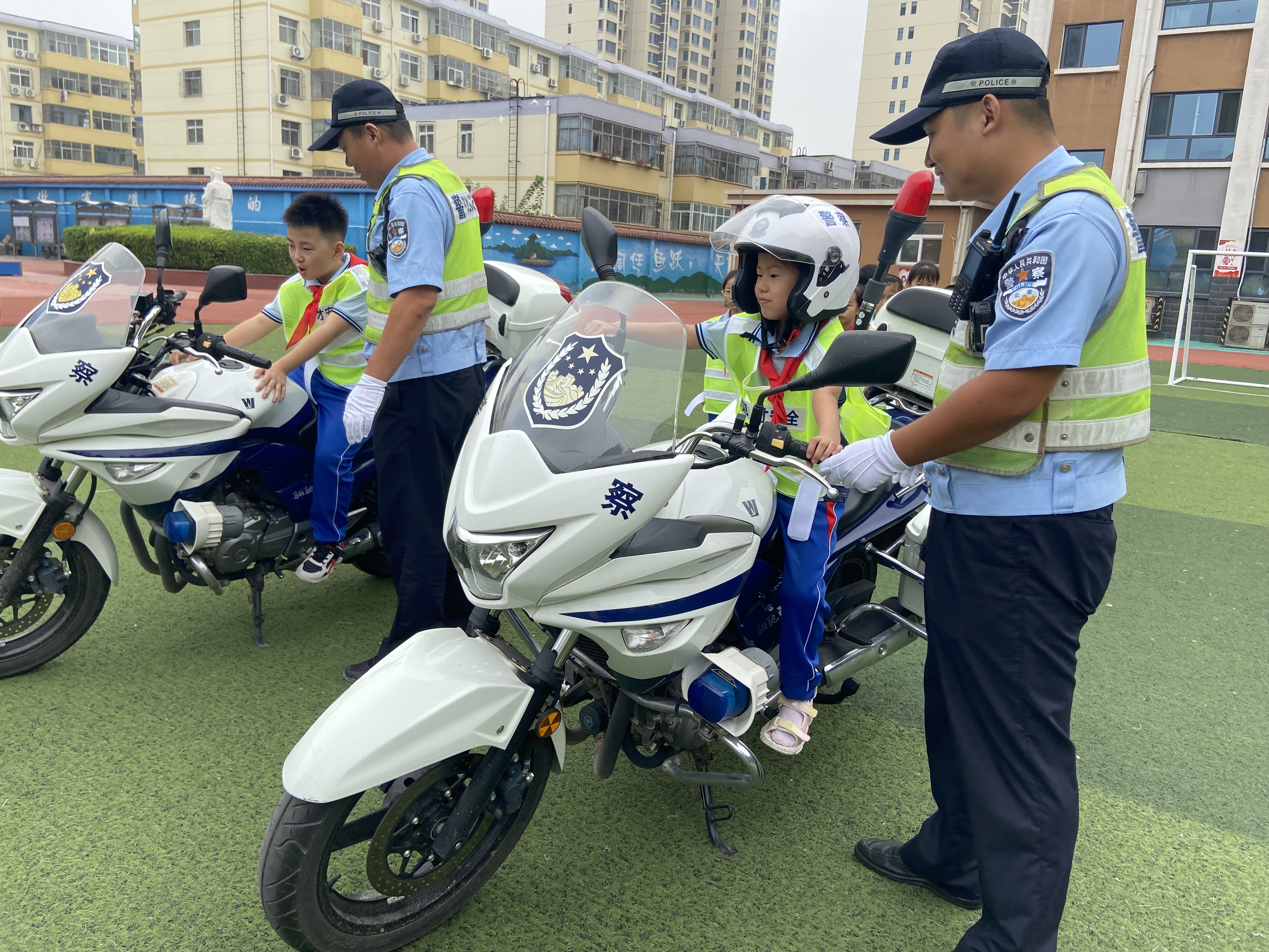 “雷火电竞在线登录官网”湖城慢直播｜你好，新学期！——衡水小学开学第一天实录(图12)