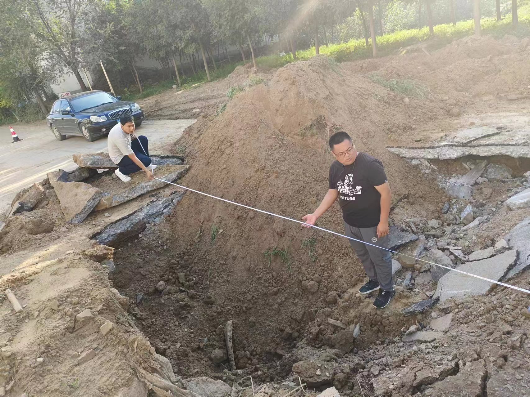 饶阳县加紧修复水毁道路保障群众安全通行“半岛官方下载地址”(图3)