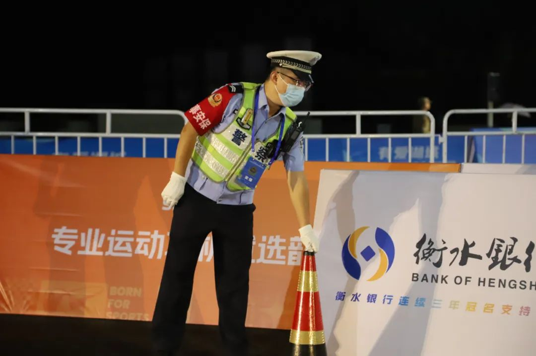 衡水交警圆满完成“衡马”赛事交通安保任务：bat365官网登录(图1)