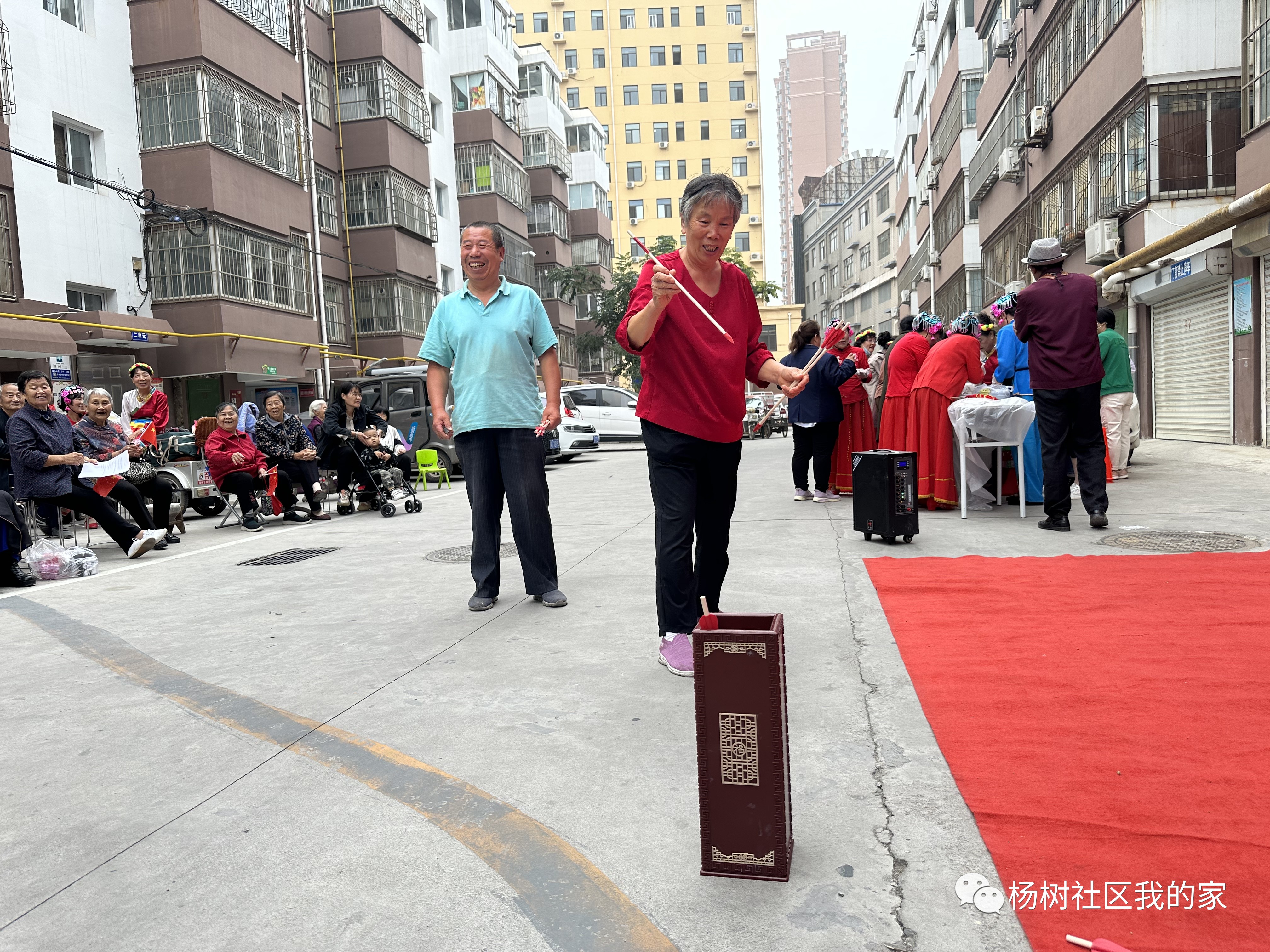 半岛官方下载地址：桃城区杨树社区举办“月圆家和 共庆双节”首届睦邻节(图3)